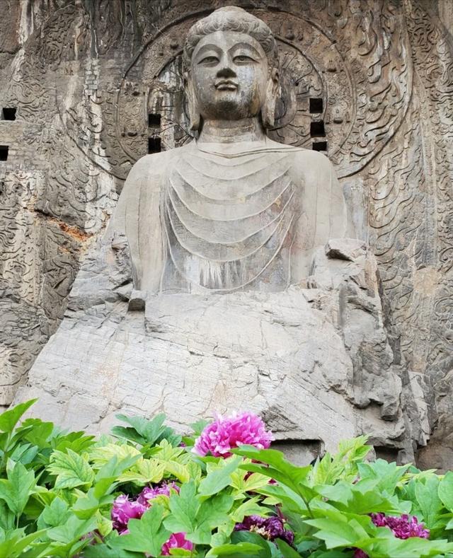 龙门石窟中最著名的佛像（洛阳龙门石窟最大的佛像是卢舍那大佛）(6)