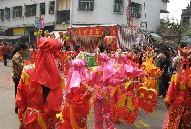 在潮汕地区，春节有什么习俗