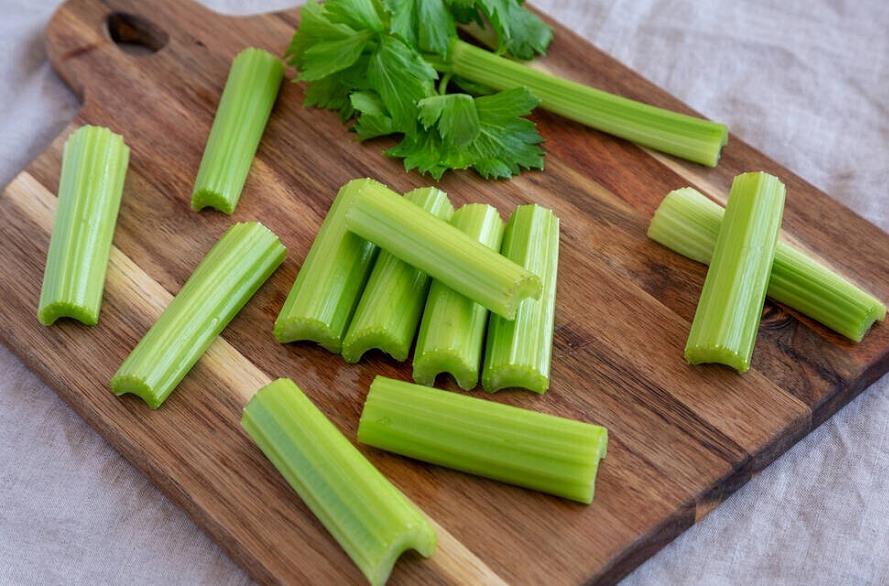 碱性强的食物（十大强碱性食物排名表）