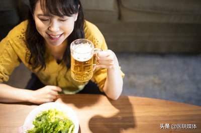 ​提醒一句：饮酒过后出现这5个症状，也许是胰腺炎“悄悄”找上你