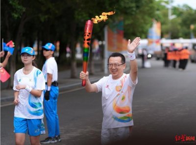 ​我是大运火炬手丨制造业“弄潮儿”潘锦功：将大运会精神转化为企业研发的干劲