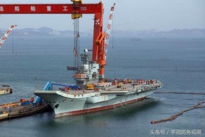 ​中国002航母下海试航，可搭载48架舰载机，战斗力提升了数倍