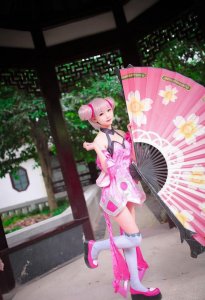 ​文：秘密-王者荣耀小乔cosplay白丝美腿大胆福利萝莉写真